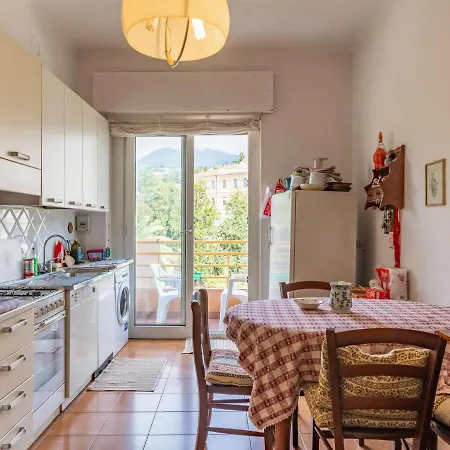 Attractive In Near Beach Apartment *